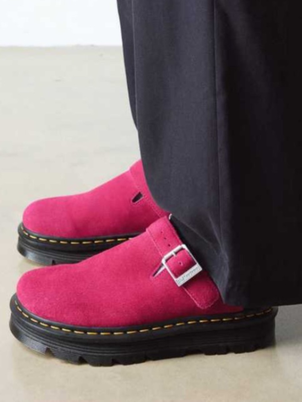 Dr. Martens Wm’s 8 - Picture 2 of 6